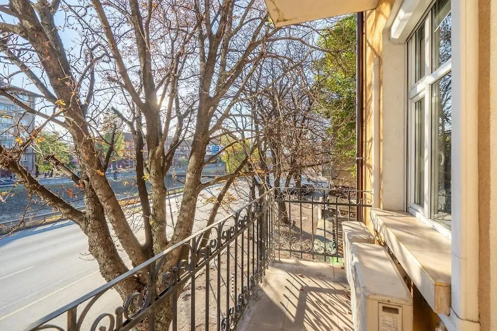Stylish Stay - 2Bdr, 2Bthr+ Free Parking Sofya Daire