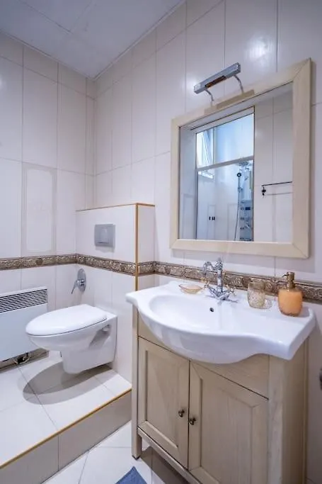 Daire Stylish Stay - 2Bdr, 2Bthr+ Free Parking Sofya