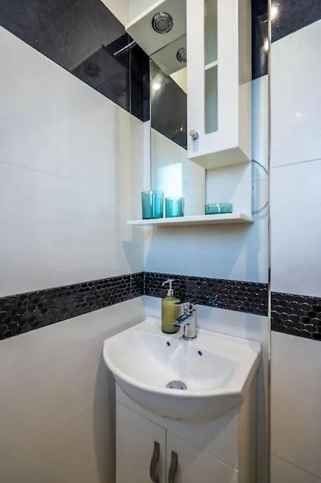 Stylish Stay - 2Bdr, 2Bthr+ Free Parking Sofya Bulgaristan