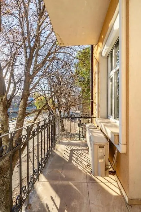Stylish Stay - 2Bdr, 2Bthr+ Free Parking Sofya Daire