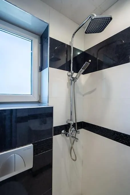 Apartment Stylish Stay - 2Bdr, 2Bthr+ Free Parking Sofia