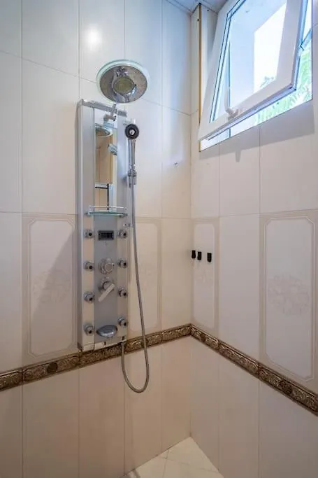 Stylish Stay - 2Bdr, 2Bthr+ Free Parking Sofia